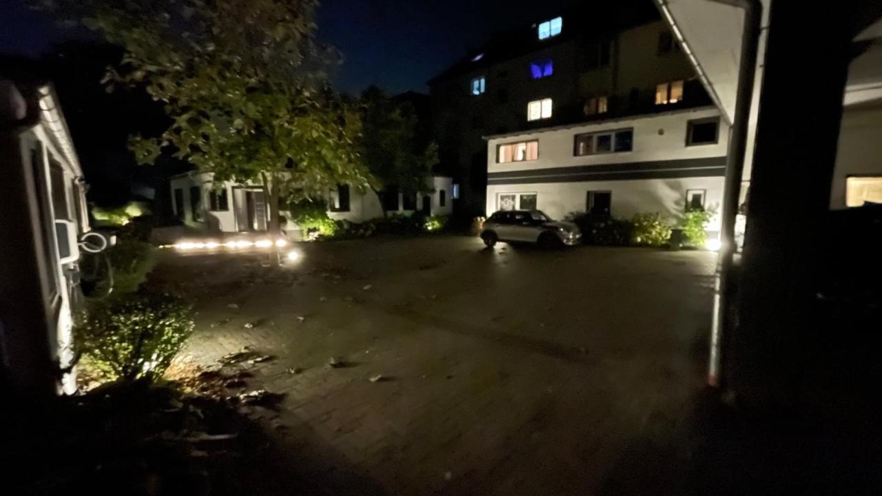 Oase Im Gruenen Hinterhof, Eg, Ruhe, Terrasse, Carport, Free Paytv, Kaffee&Tee, Fahrraeder Duisburg Exterior foto