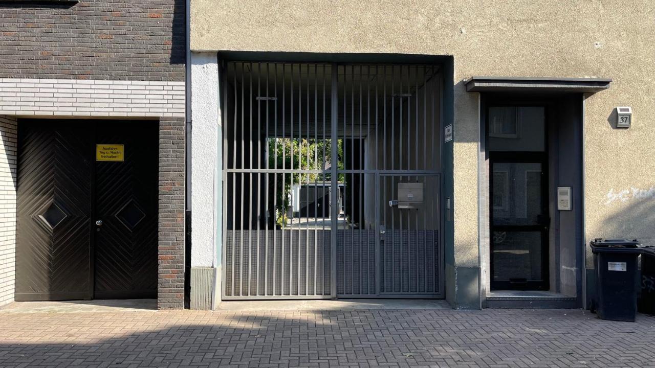 Oase Im Gruenen Hinterhof, Eg, Ruhe, Terrasse, Carport, Free Paytv, Kaffee&Tee, Fahrraeder Duisburg Exterior foto
