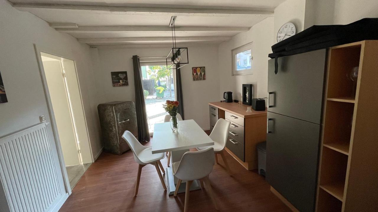 Oase Im Gruenen Hinterhof, Eg, Ruhe, Terrasse, Carport, Free Paytv, Kaffee&Tee, Fahrraeder Duisburg Exterior foto