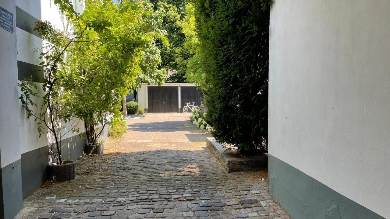 Oase Im Gruenen Hinterhof, Eg, Ruhe, Terrasse, Carport, Free Paytv, Kaffee&Tee, Fahrraeder Duisburg Exterior foto